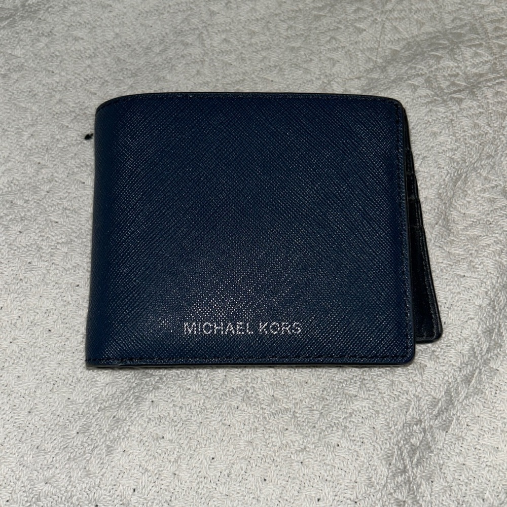 Bifold with separate card holder